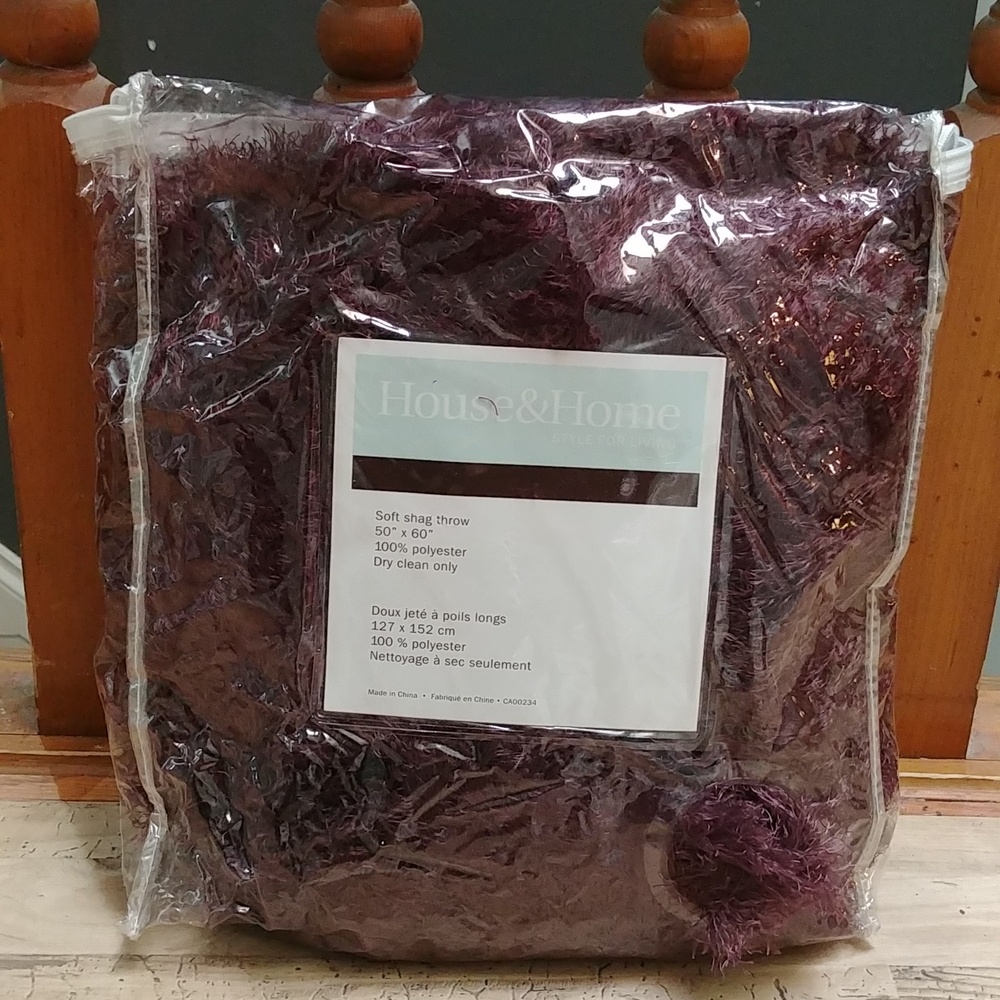 NEW House & Home Blanket Silky Soft Shag Throw 50 x 60 Plum Burgundy